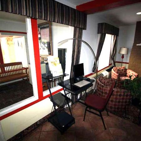 Norwood Inn Minneapolis Roseville Dış mekan fotoğraf