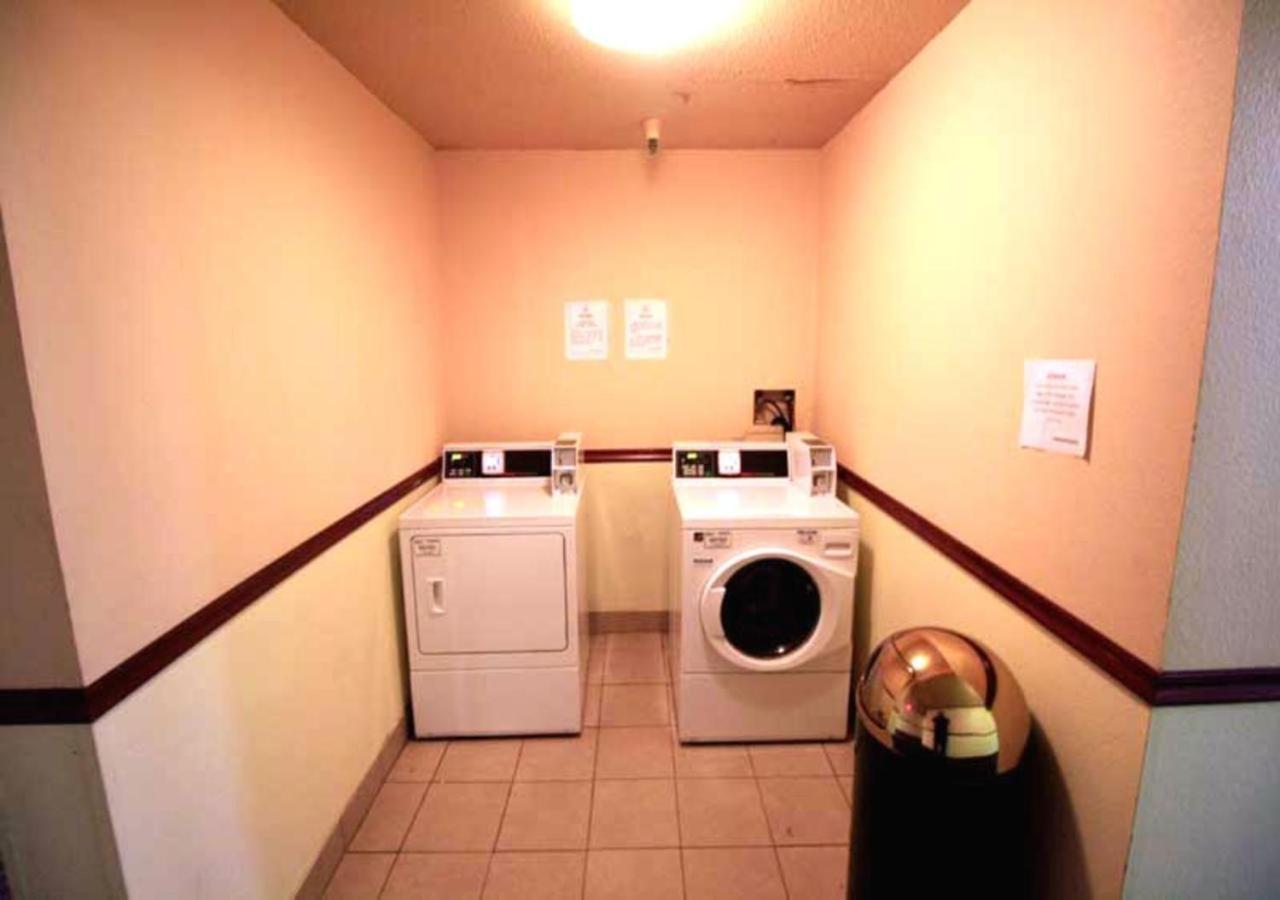 Norwood Inn Minneapolis Roseville Dış mekan fotoğraf