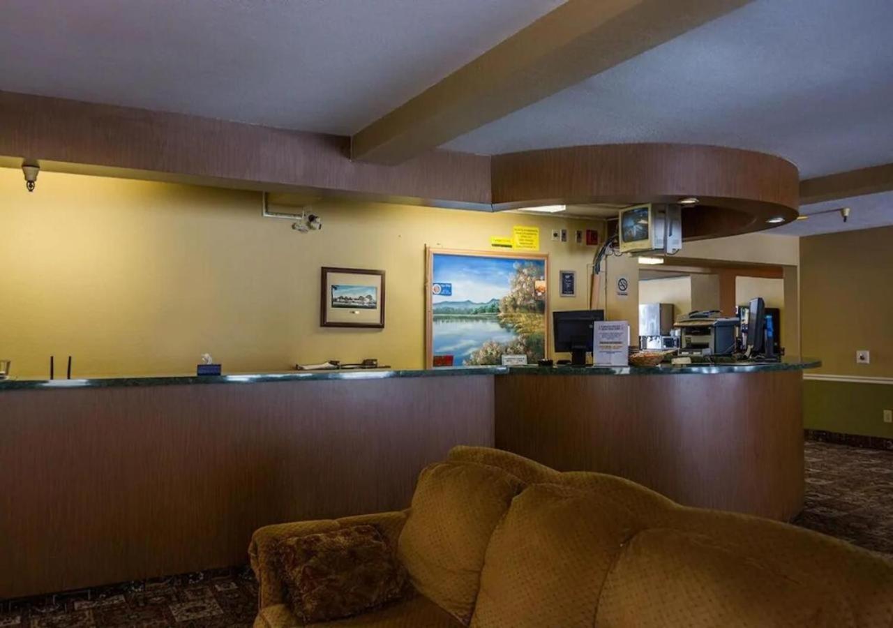 Norwood Inn Minneapolis Roseville Dış mekan fotoğraf