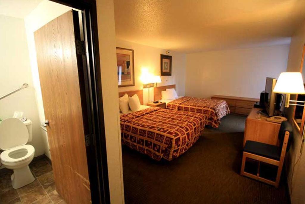 Norwood Inn Minneapolis Roseville Dış mekan fotoğraf