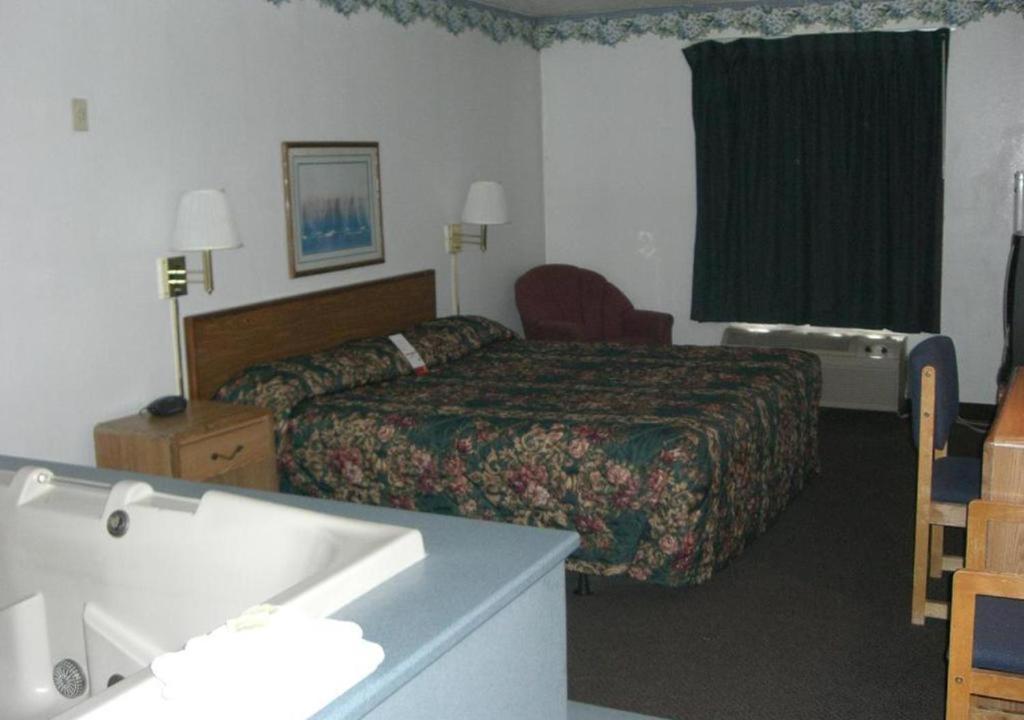 Norwood Inn Minneapolis Roseville Dış mekan fotoğraf