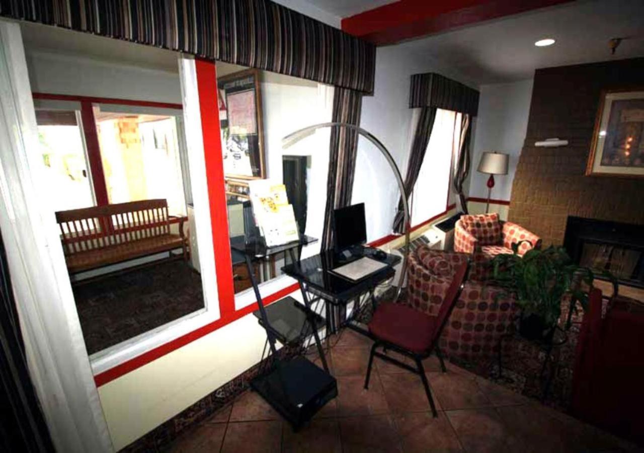 Norwood Inn Minneapolis Roseville Dış mekan fotoğraf